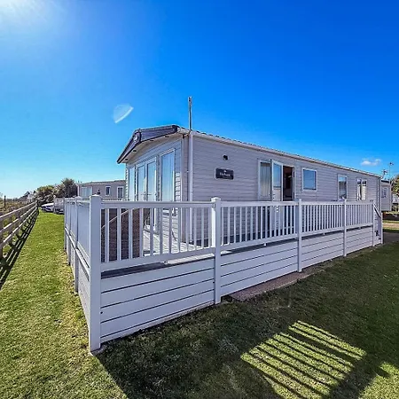 Beautiful 6 Berth Caravan With Full Sea Views For Hire In Suffolk Ref 68002Cr Lowestoft Exterior photo