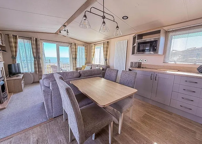 Beautiful 6 Berth Caravan With Full Sea Views For Hire In Suffolk Ref 68002Cr