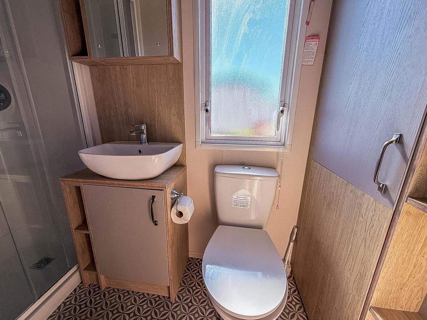 Beautiful 6 Berth Caravan With Full Sea Views For Hire In Suffolk Ref 68002cr Campsite